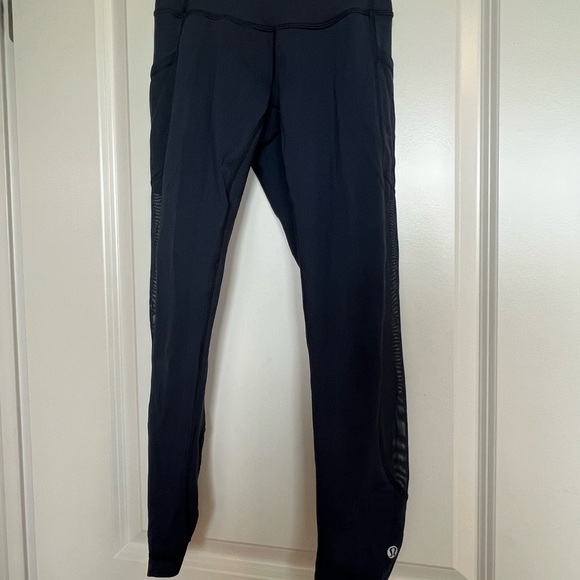 LULULEMON Fit Physique Black Full Length Fishnet Mesh Panels Pockets Legging - Picture 2 of 3